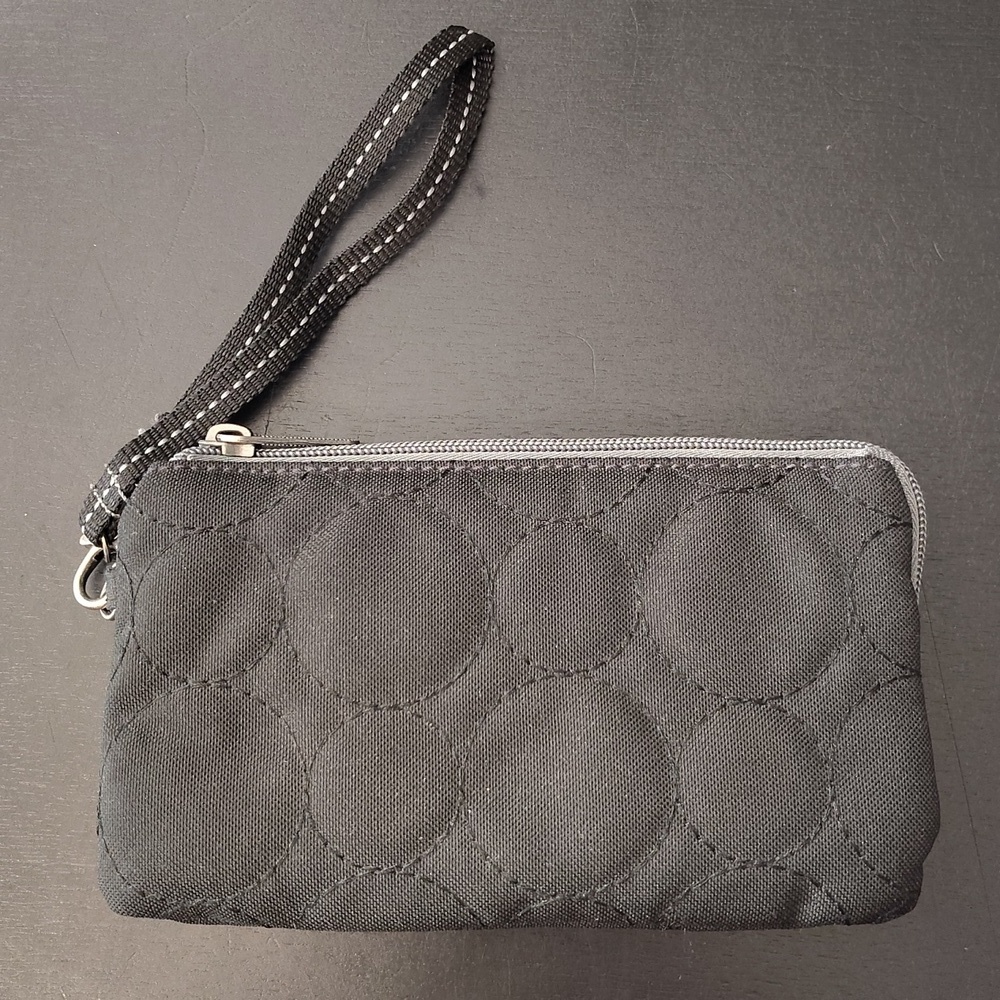 Vary You By Thirty-one Wristlet Quilted Black Zip Top Multiple Pockets 7x4